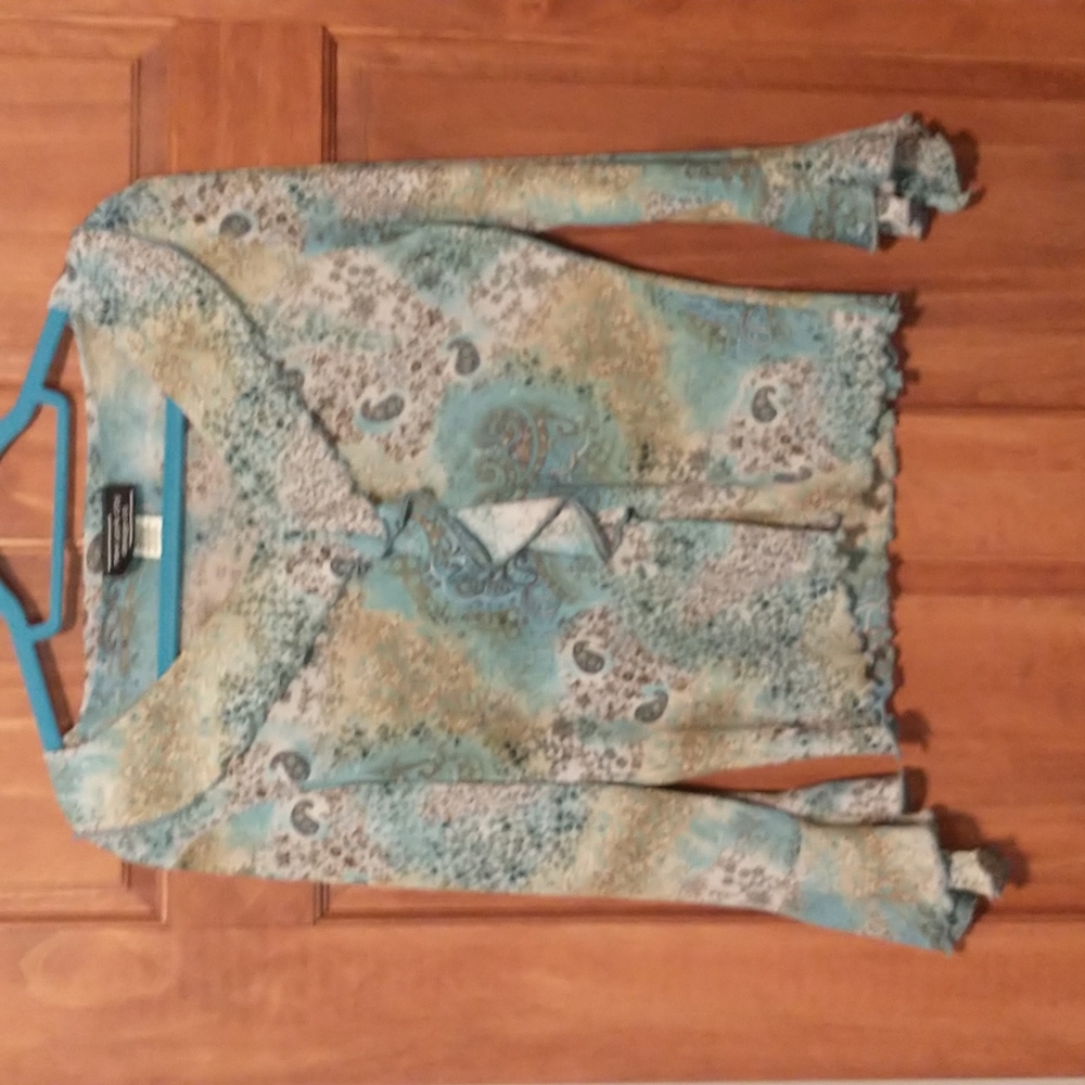 New York City Design Company women's size M long-sleeved (bell/asymmetrical) top